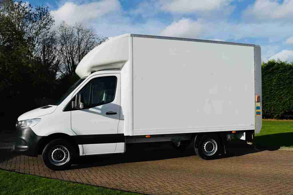 Mercedes-Benz Sprinter Chassis Cab Luton 314 Cdi Progressive Rwd L2 Euro YC71DGF White #2