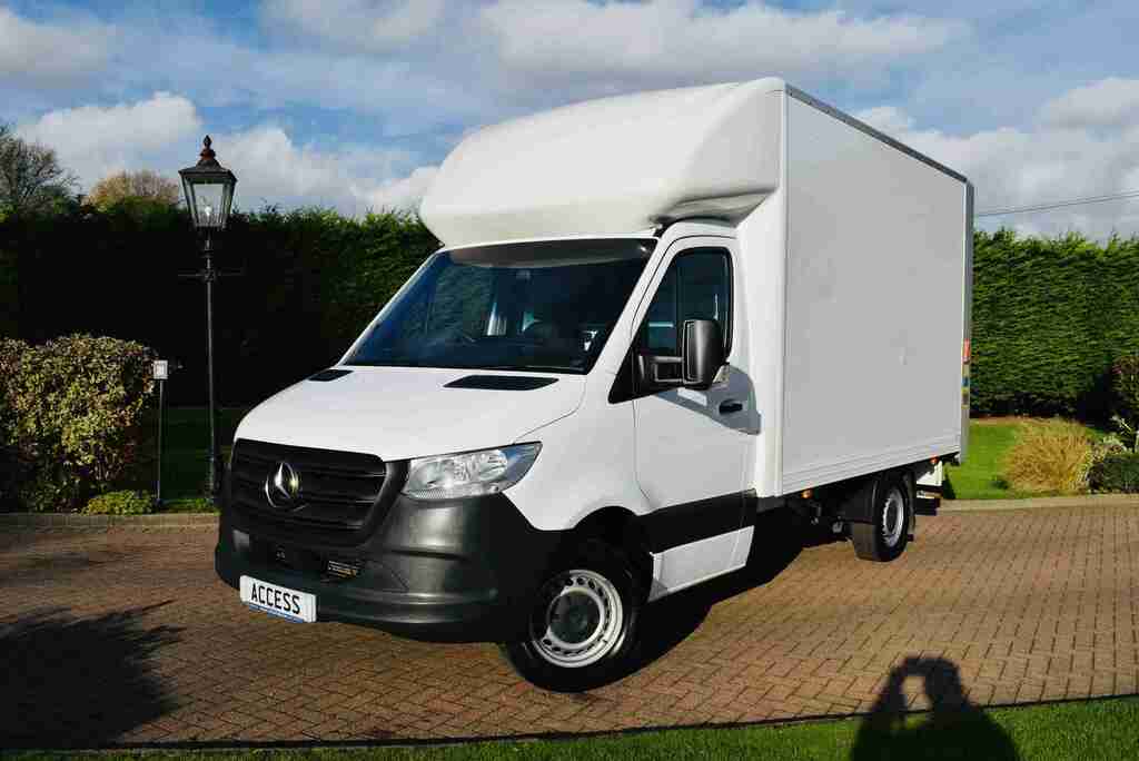 Mercedes-Benz Sprinter Chassis Cab Luton 314 Cdi Progressive Rwd L2 Euro White