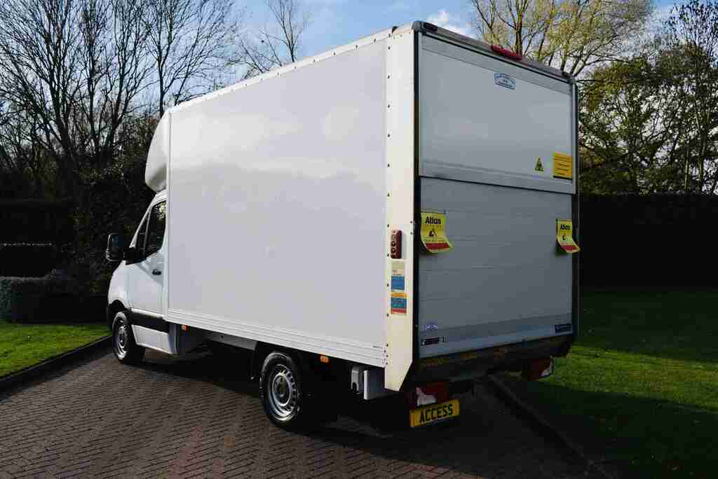 Mercedes-Benz Sprinter Chassis Cab Luton 314 Cdi Progressive Rwd L2 Euro YC71DGF White #3