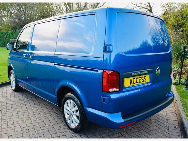Volkswagen Transporter Panel Van 2.0 Tdi T28 Highline Dsg Fwd Swb Euro 6 MA24FWZ Blue #3