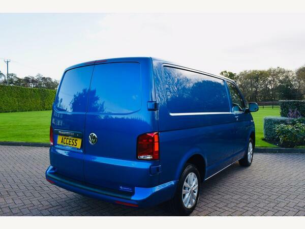 Volkswagen Transporter Panel Van 2.0 Tdi T28 Highline Dsg Fwd Swb Euro 6 MA24FWZ Blue #5