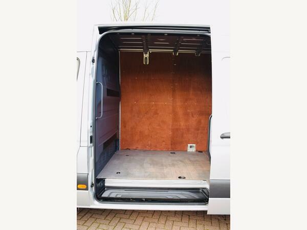 Mercedes-Benz Sprinter Panel Van 2.0 315 Cdi Progressive Rwd L3 H2 Euro 6 KN71XFV Silver #3