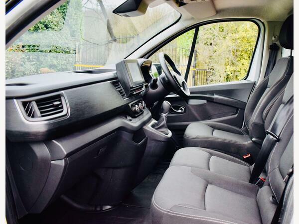 Renault Trafic Panel Van 2.0 Dci Blue Sl28 Sport Edc L1 H1 Euro 6 FM23TNL Blue #3