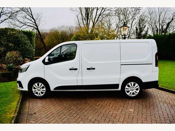 Renault Trafic Panel Van 2.0 Dci Blue Sl28 Sport Edc L1 H1 Euro 6 FM23TNL Blue #2