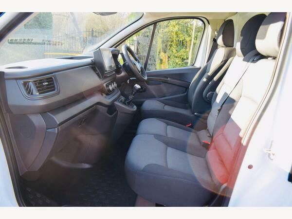 Renault Trafic Panel Van 2.0 Dci Blue Ll30 Business L2 H1 Euro 6 MM72WPT Blue #3