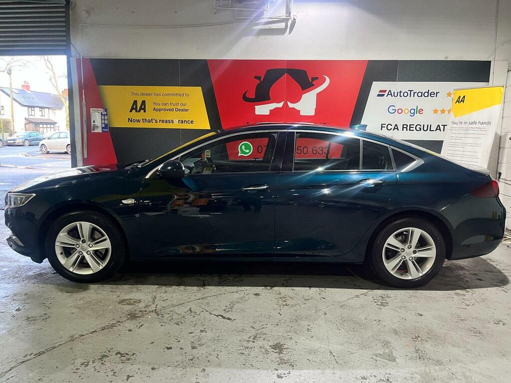 Vauxhall Insignia Hatchback 2.0 Turbo D Blueinjection Tech Line Nav EY67NNV Green #5