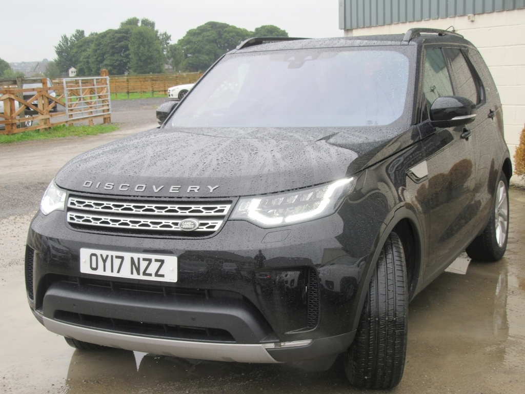 Land Rover Discovery Td V6 Hse OY17NZZ Black #4