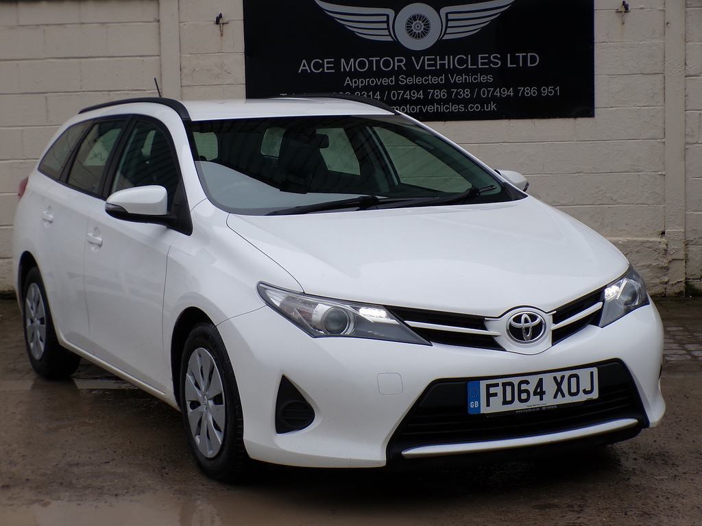 Toyota Auris D-4d Active White