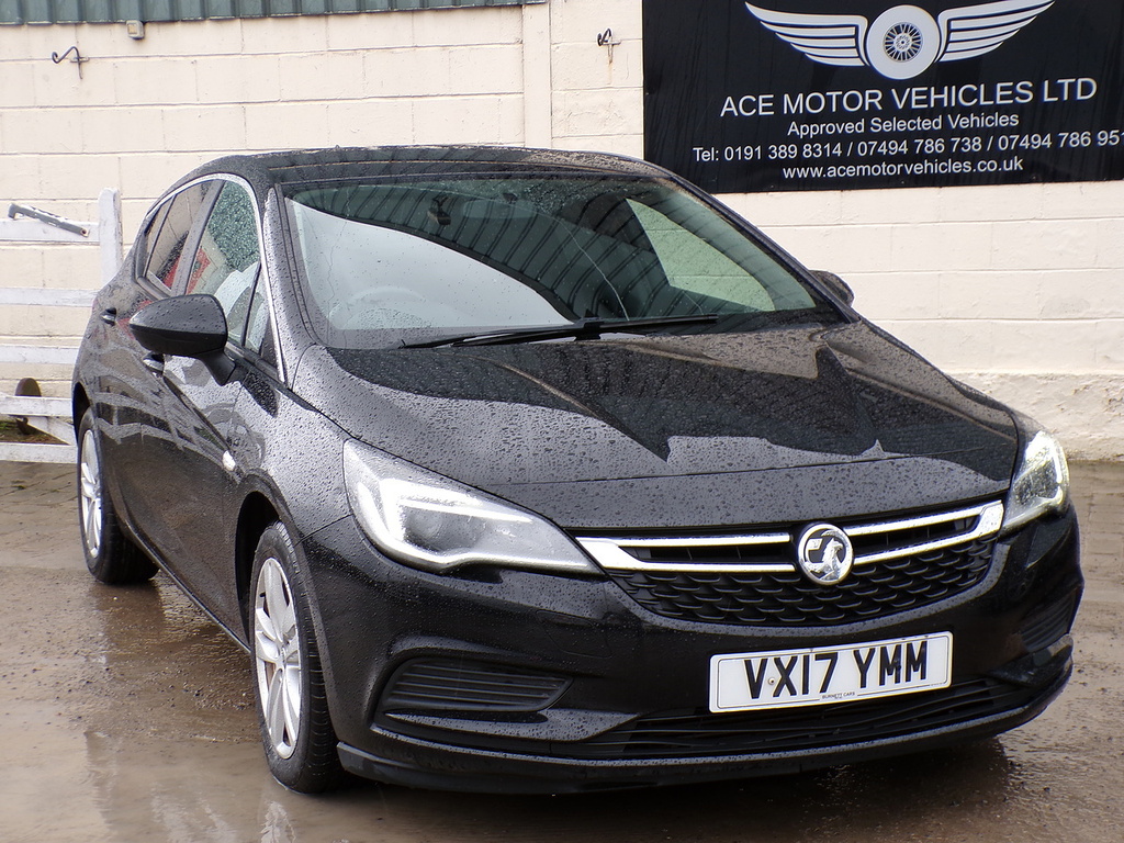 Vauxhall Astra Cdti Ecoflex Tech Line VX17YMM Black #2