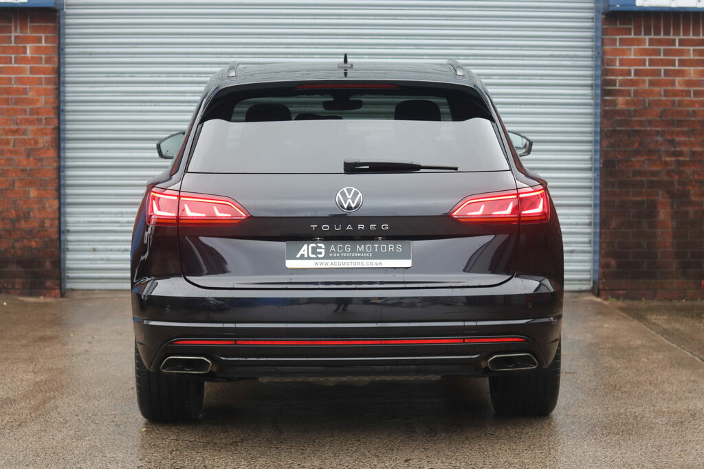 Volkswagen Touareg 3.0 Tsi V6 Black Edition Tiptronic 4Motion Euro 6 Black #4