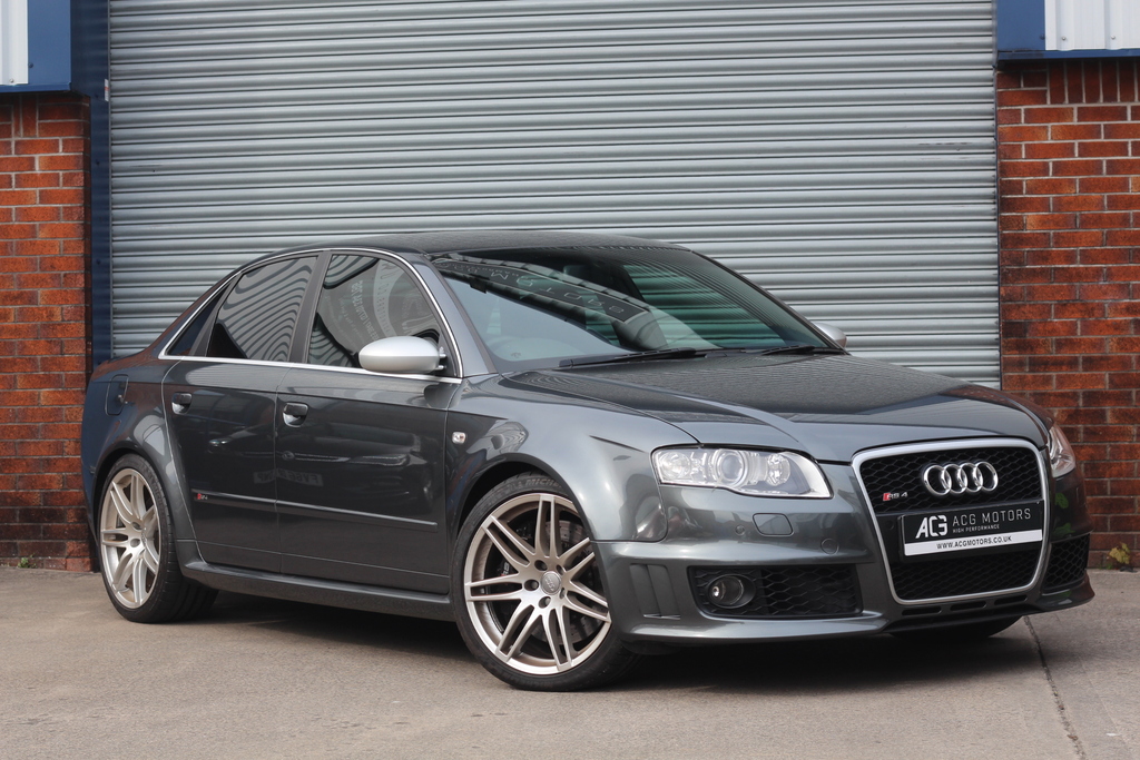 Audi RS4 4.2 Quattro Grey