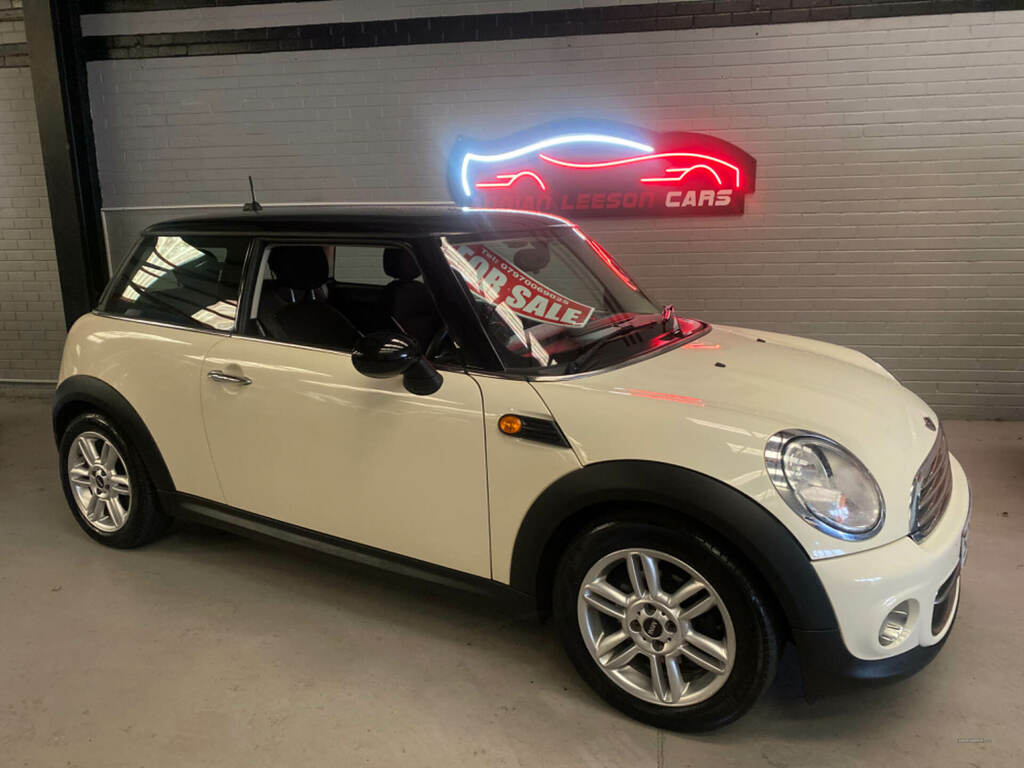 Mini Hatch 1.6 Cooper White