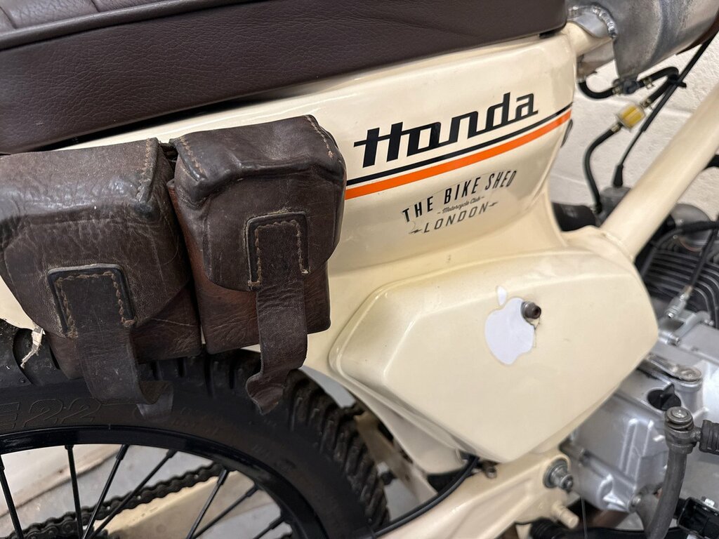 Honda C90 S984ENV Red #2