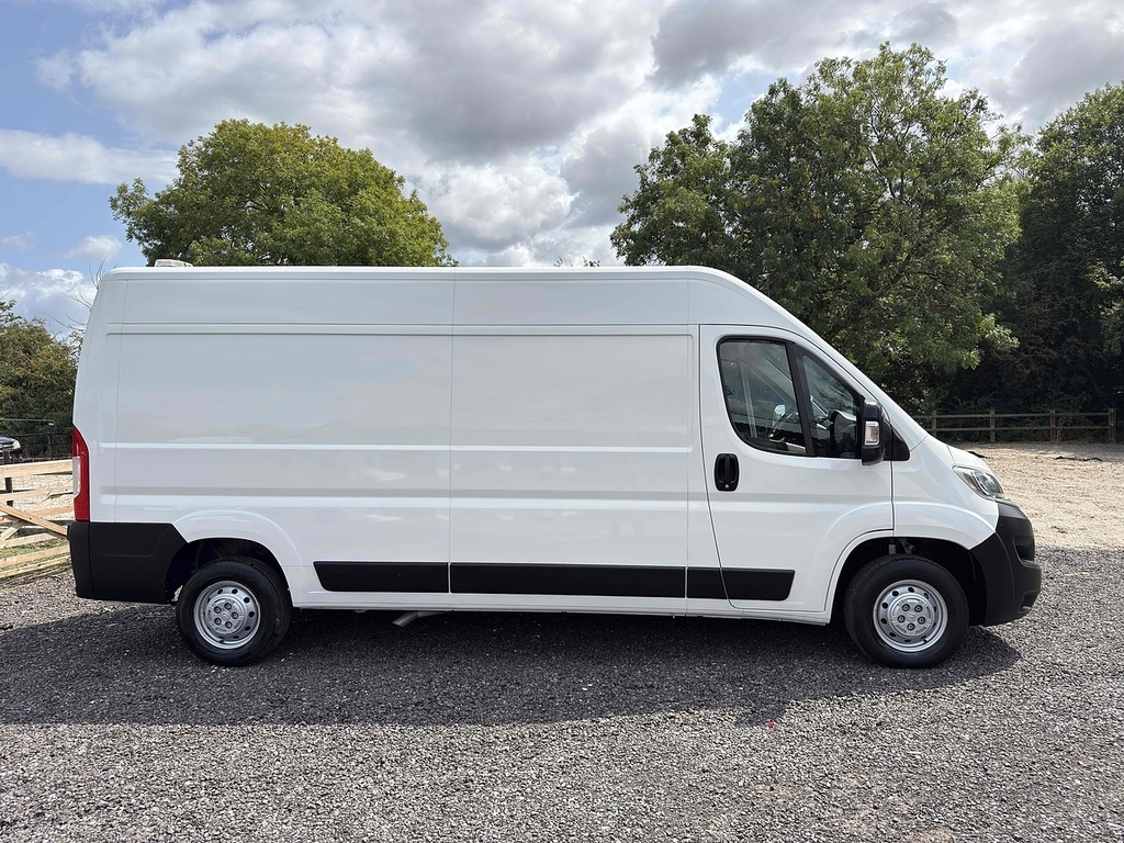 Citroen Relay Bluehdi 35 Enterprise MJ70KPY White #2