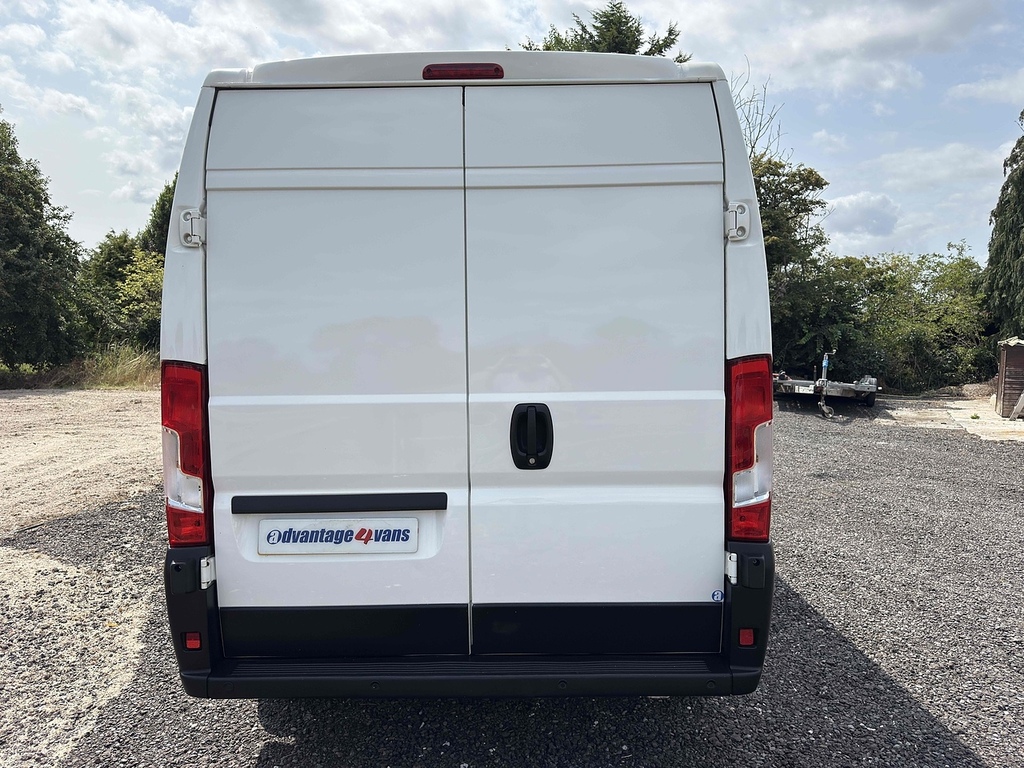 Citroen Relay Bluehdi 35 Enterprise MJ70KPY White #4