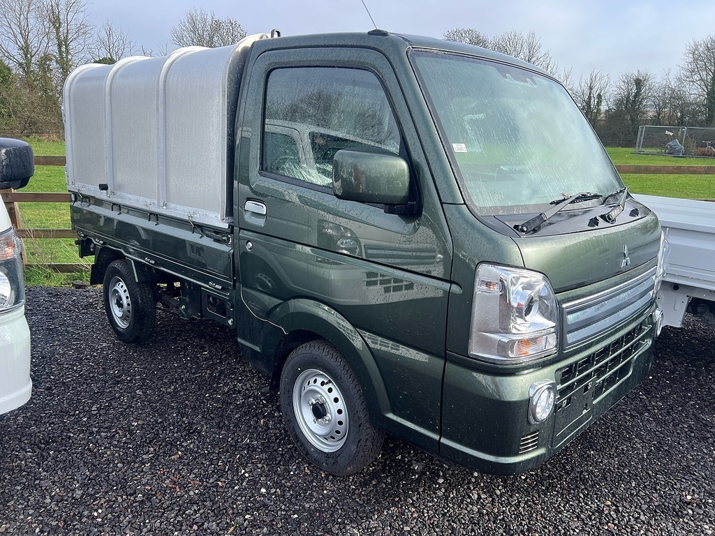 Mitsubishi 4 X 4 Khaki Edition WX74FNC Green #3