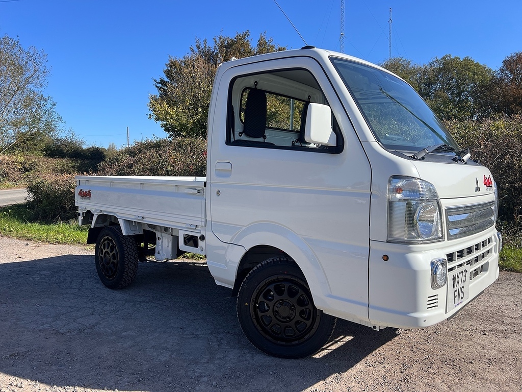 Mitsubishi Truck 4X4 Minori Edition WX74FMP White #5