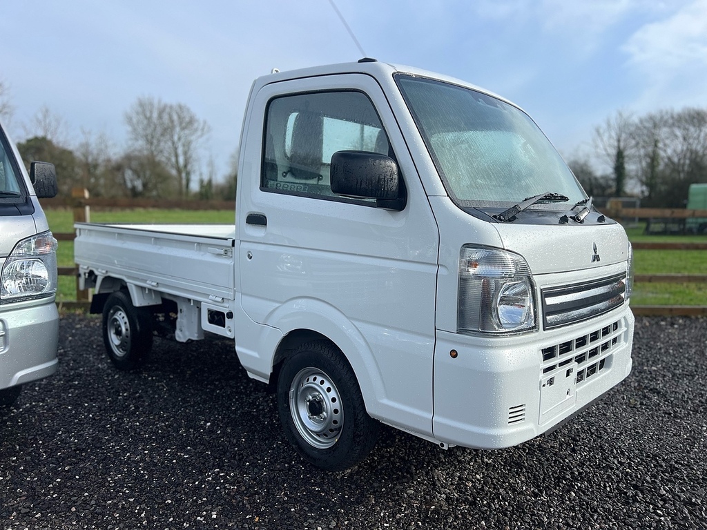 Mitsubishi Truck 4X4 Minori Edition WX74FMO White #2
