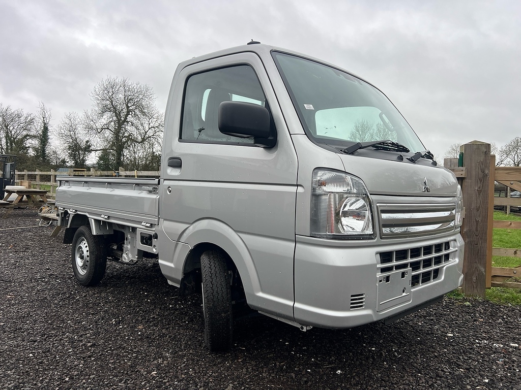 Mitsubishi Truck 4X4 Pickup M WX25FXE Silver