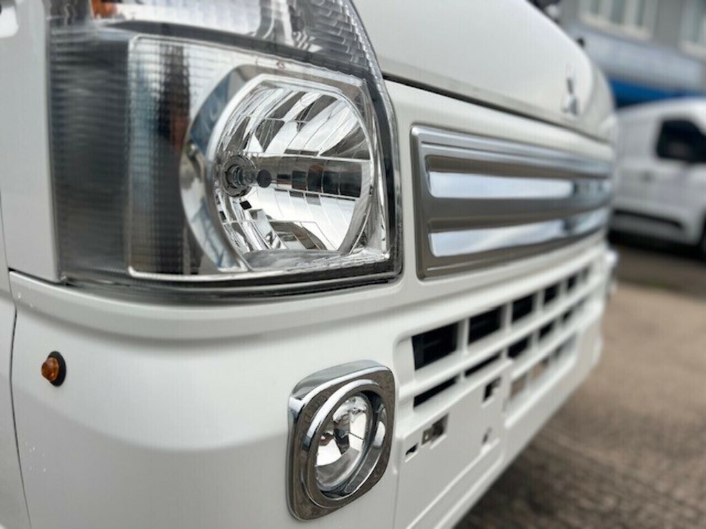 Mitsubishi Truck 4X4 Pick Up M Edition WX25FXG White #3