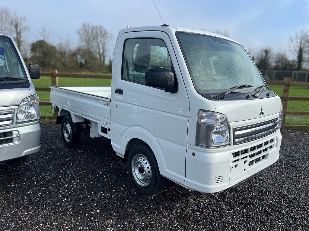 Mitsubishi Truck 4X4 Pick Up M Edition WX25FXG White #4