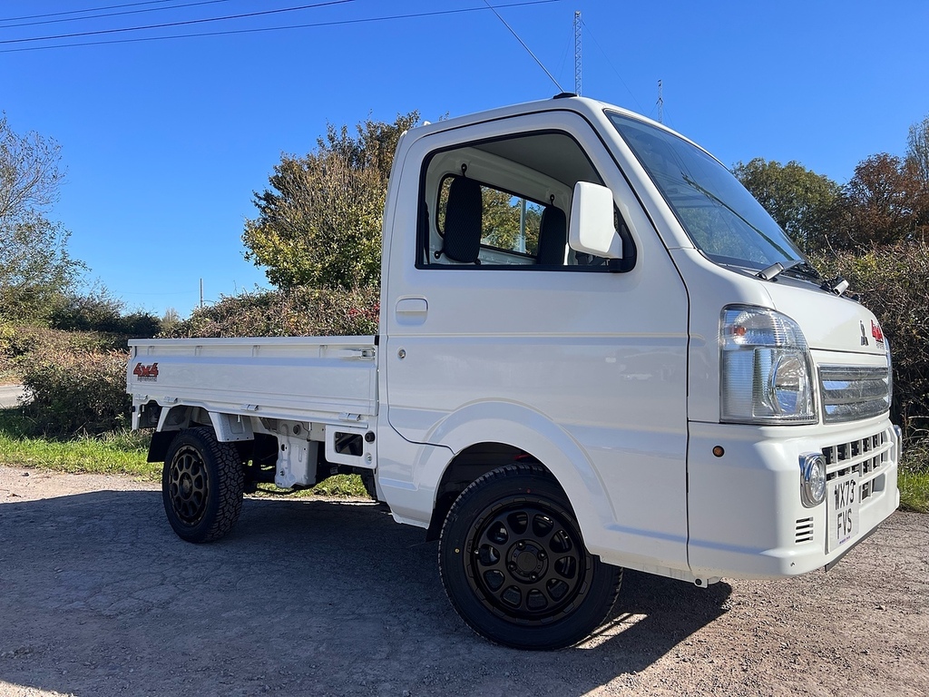 Mitsubishi Truck 4X4 Pick Up M Edition WX25FXG White #6