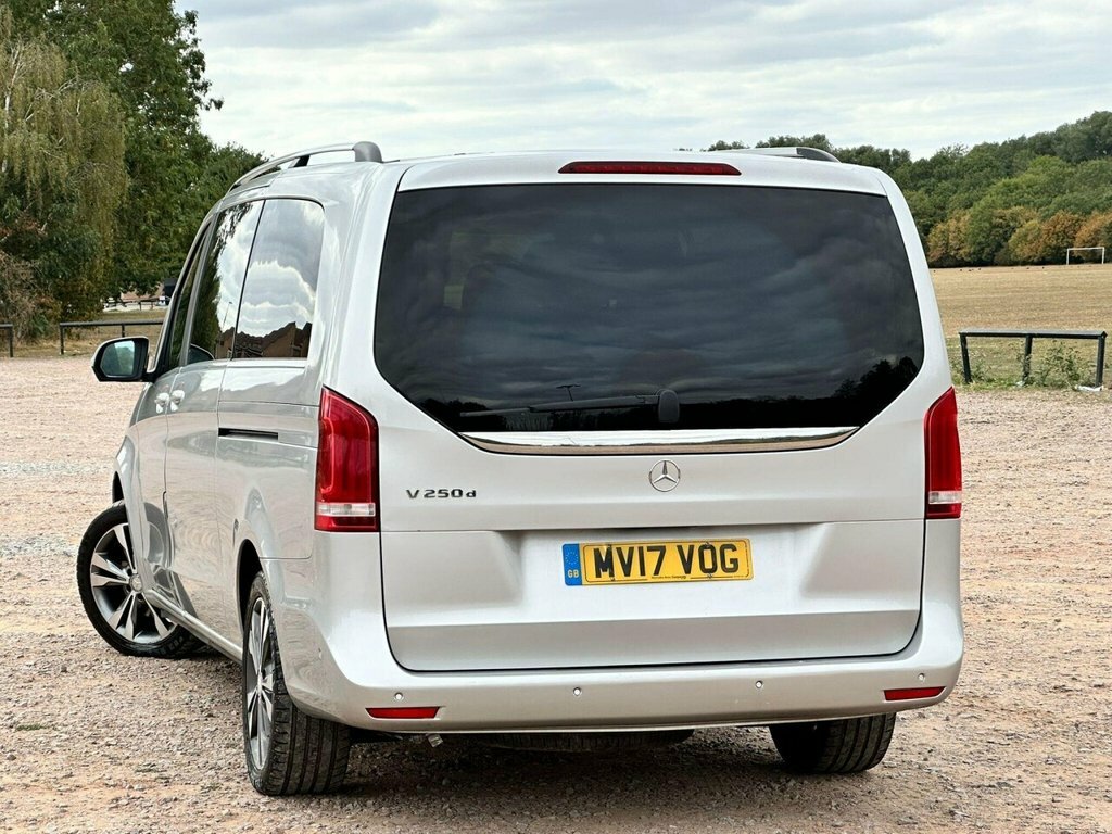 Mercedes-Benz V Class Mpv MV17VOG Silver #4