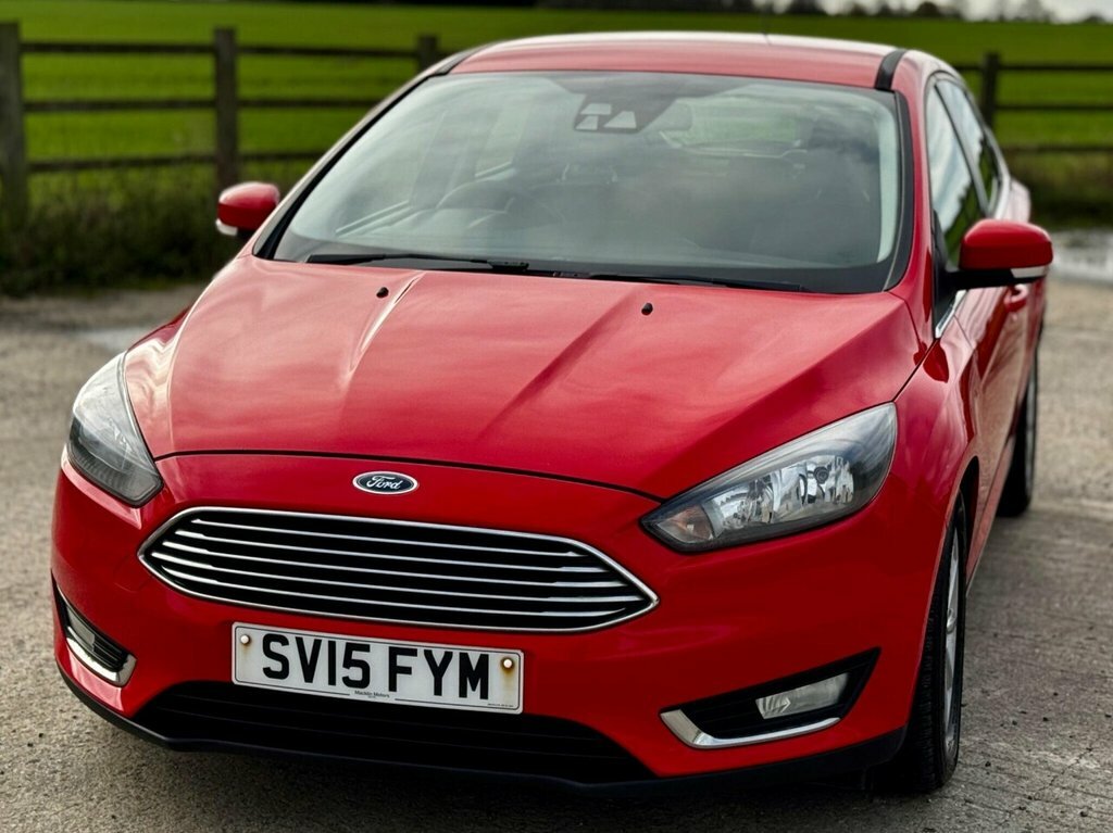 Ford Focus Hatchback SV15FYM Red #3