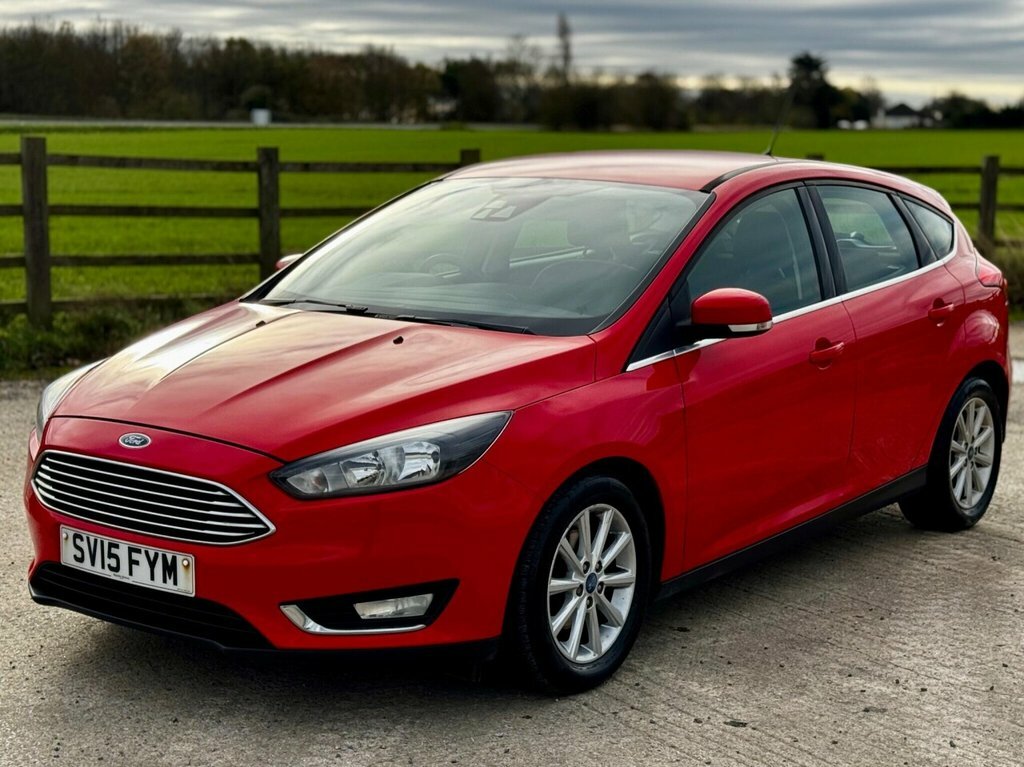 Ford Focus Hatchback SV15FYM Red