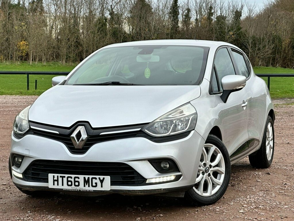 Renault Clio Hatchback HT66MGY Silver #4