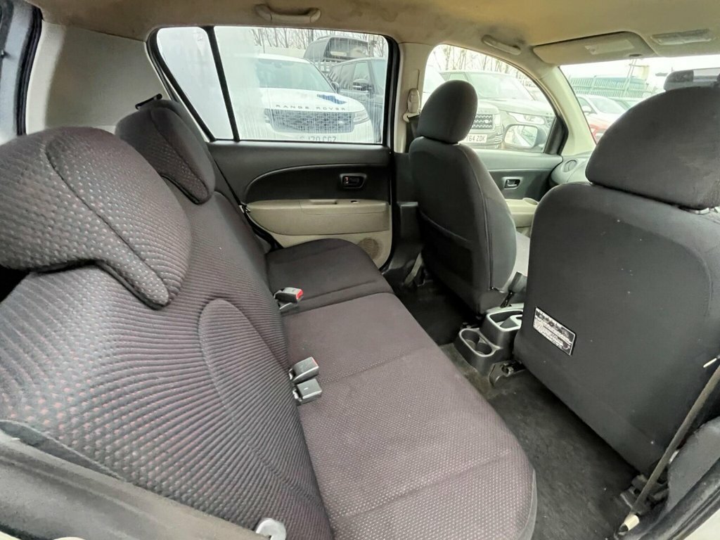 Daihatsu Sirion Hatchback Red #7