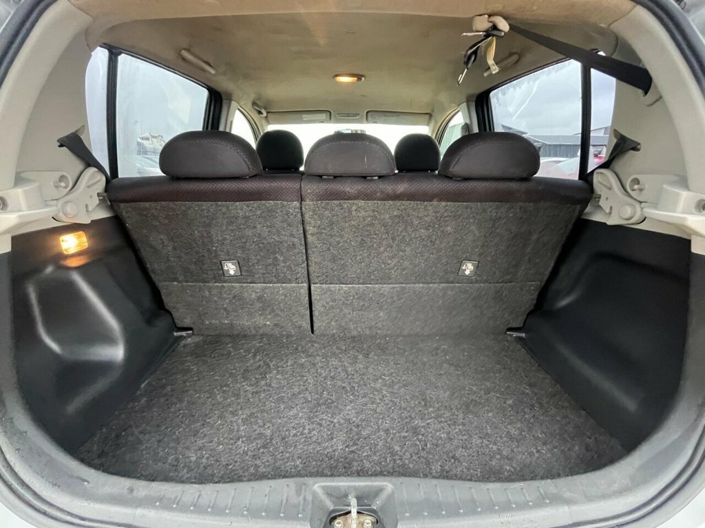 Daihatsu Sirion Hatchback Red #17