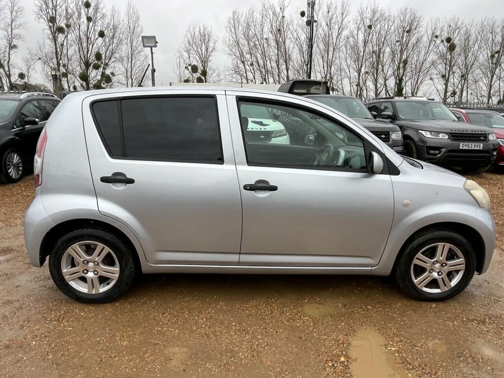 Daihatsu Sirion Hatchback Red #5