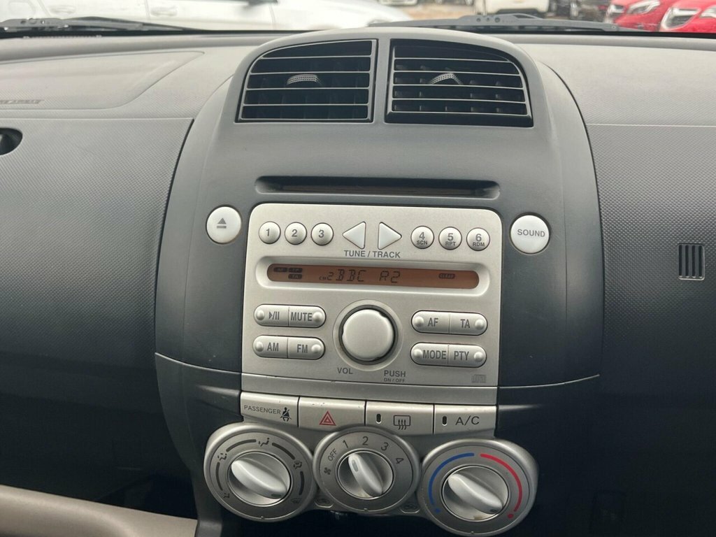 Daihatsu Sirion Hatchback Red #11