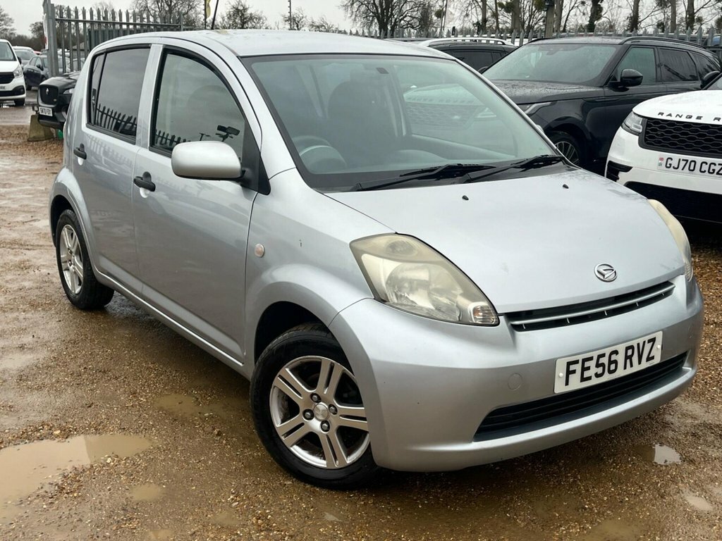 Daihatsu Sirion Hatchback Red #1