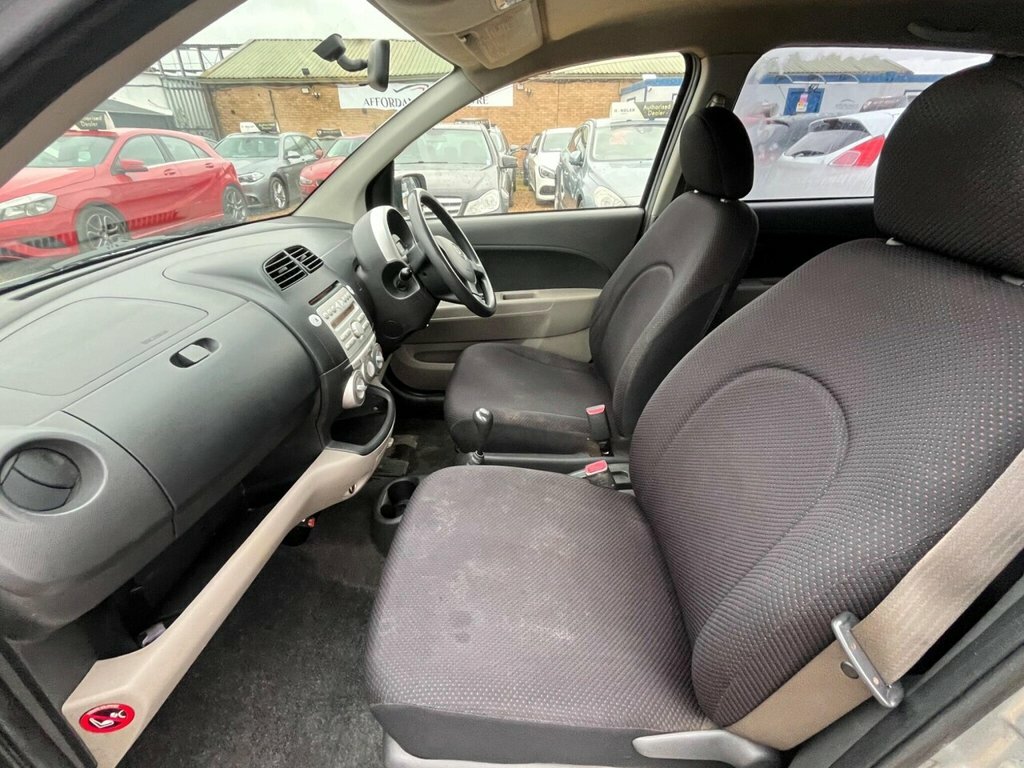 Daihatsu Sirion Hatchback Red #15