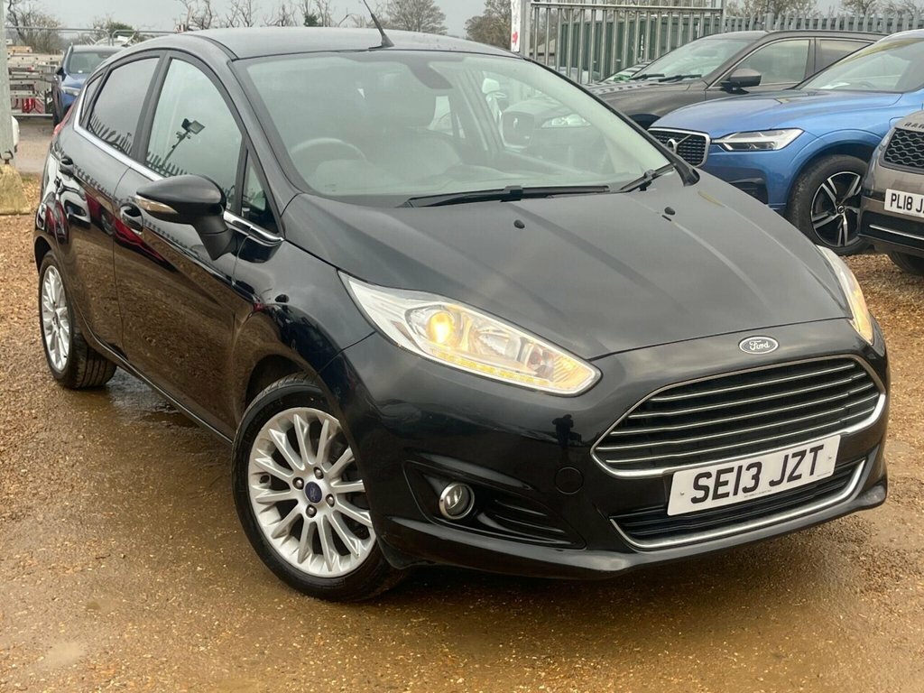 Ford Fiesta Hatchback SE13JZT Black