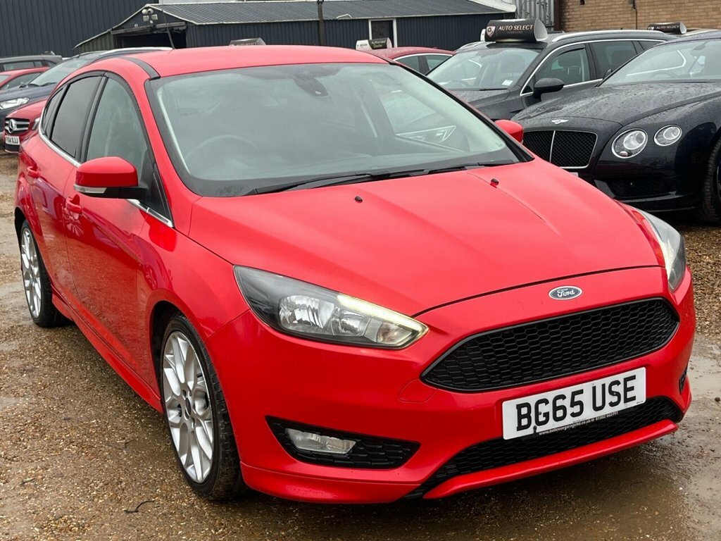 Ford Focus Hatchback BG65USE Red #6