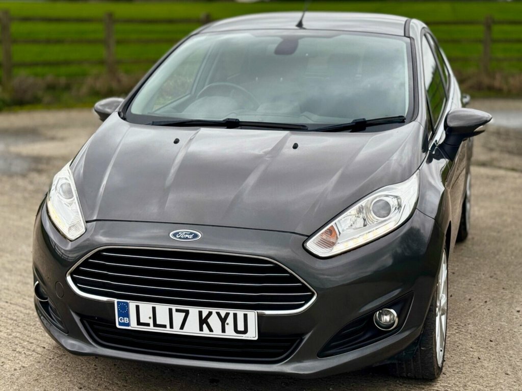 Ford Fiesta Hatchback LL17KYU Grey #3