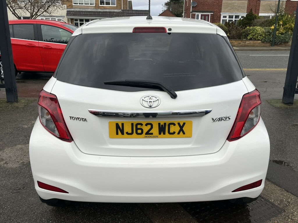 Toyota Yaris Hatchback 1.0 Vvt-i Edition 2012 NJ62WCX White #5