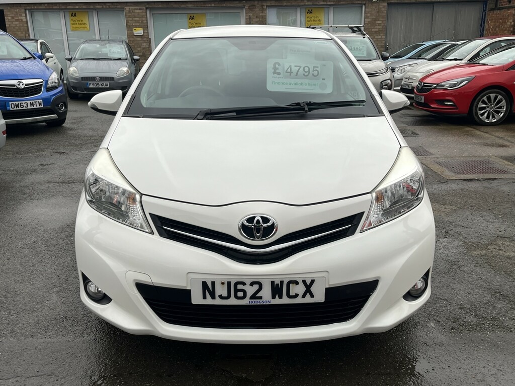Toyota Yaris Hatchback 1.0 Vvt-i Edition 2012 NJ62WCX White #2