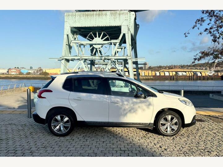 Peugeot 2008 1.2 E-vti Puretech Allure Egc Euro 5 Ss White #2