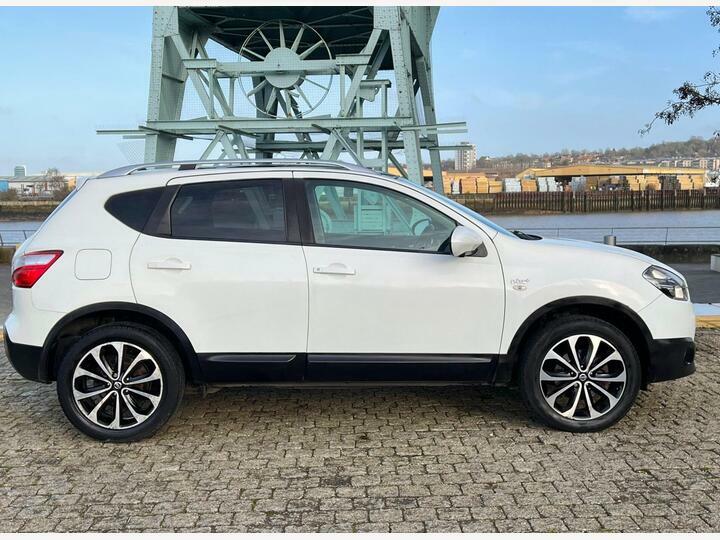 Nissan Qashqai 1.6 N-tec Cvt 2Wd Euro 5 White #3