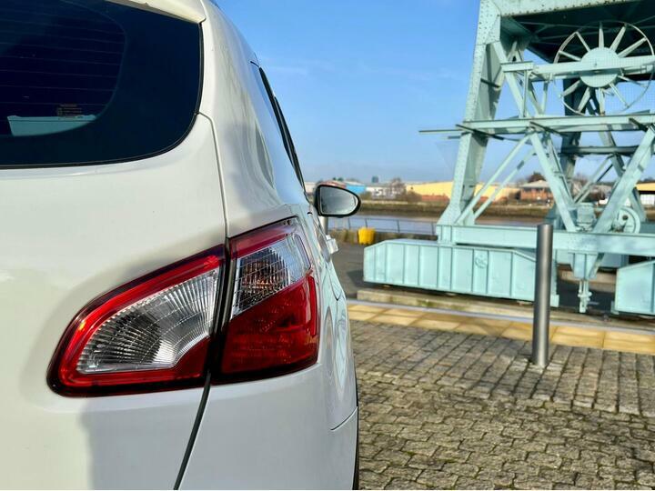 Nissan Qashqai 1.6 N-tec Cvt 2Wd Euro 5 White #6