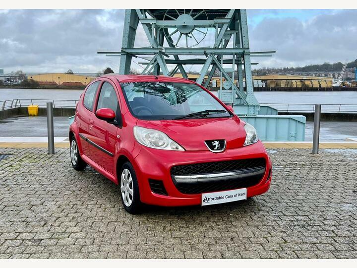 Peugeot 107 1.0 12V Urban 2 Tronic Euro 5 Red
