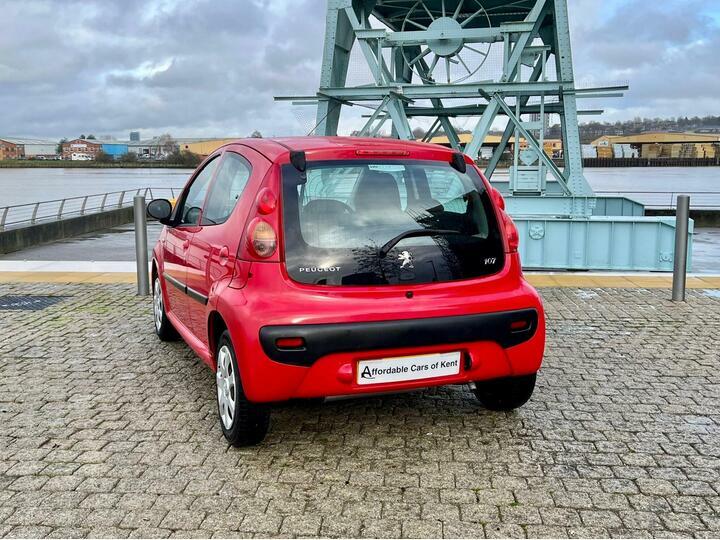 Peugeot 107 1.0 12V Urban 2 Tronic Euro 5 Red #6
