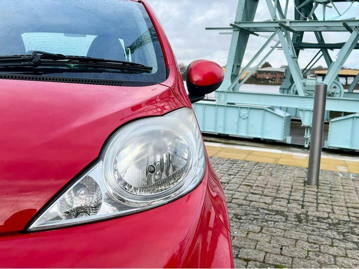 Peugeot 107 1.0 12V Urban 2 Tronic Euro 5 Red #5