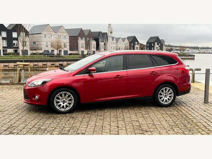 Ford Focus 1.6 Titanium Powershift Euro 5 LX61JHV Red #4