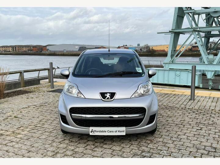 Peugeot 107 1.0 12V Urban 2 Tronic Euro 4 Silver #2