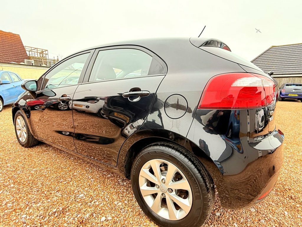 Kia RIO 1.3L Vr7 Black #3